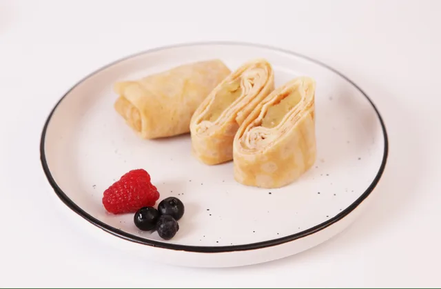 Блинчики с яблоком и корицей